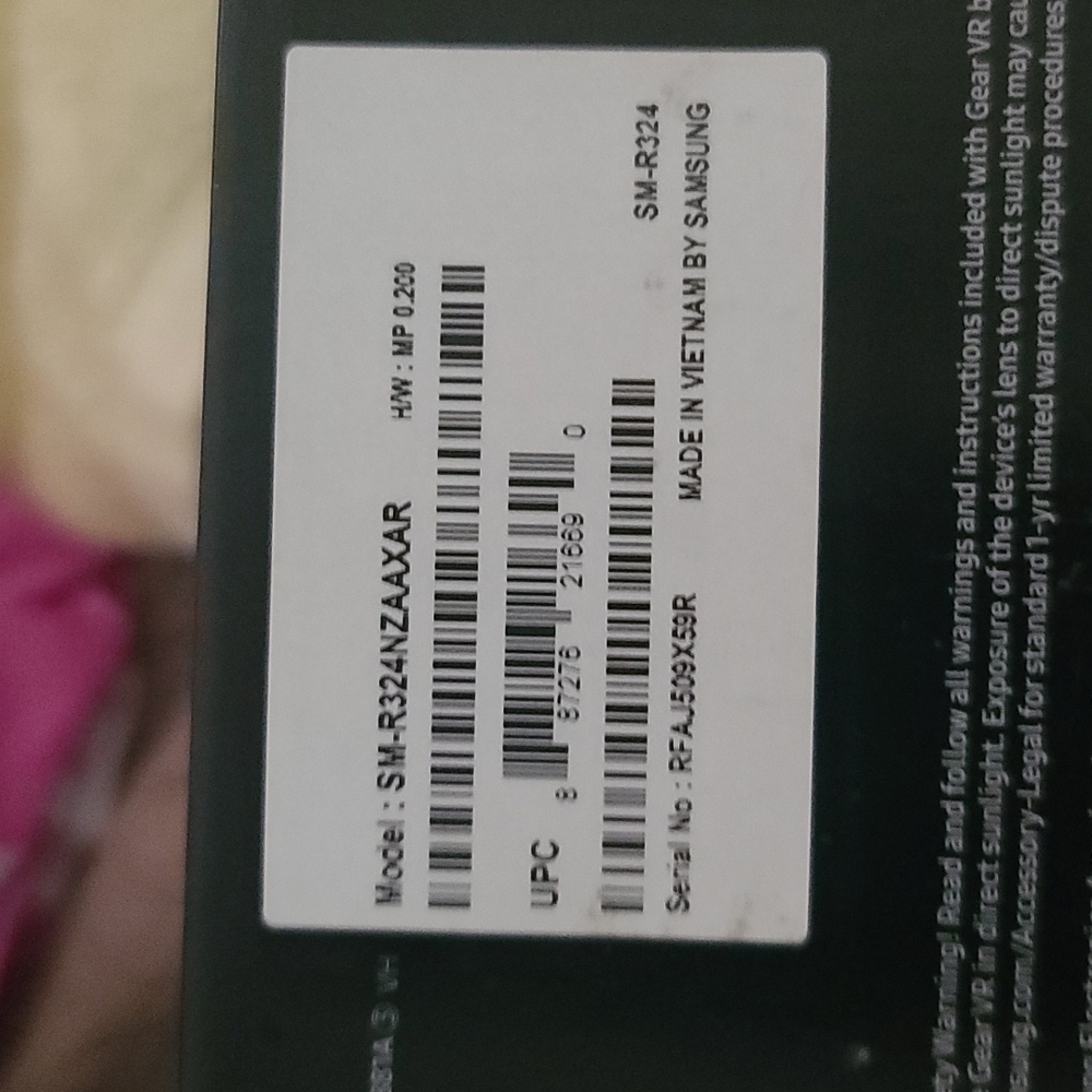 Samsung Gear VR with Controller - Picture 3 of 3